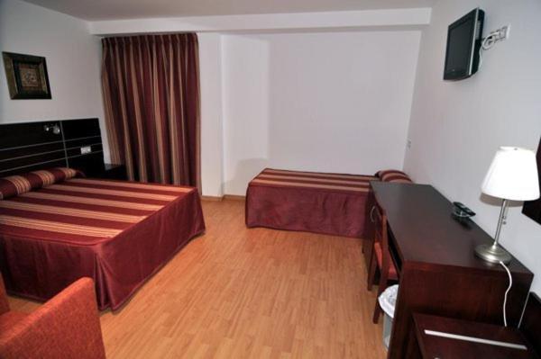 Norte Hotel Villanueva de Gallego Bilik gambar
